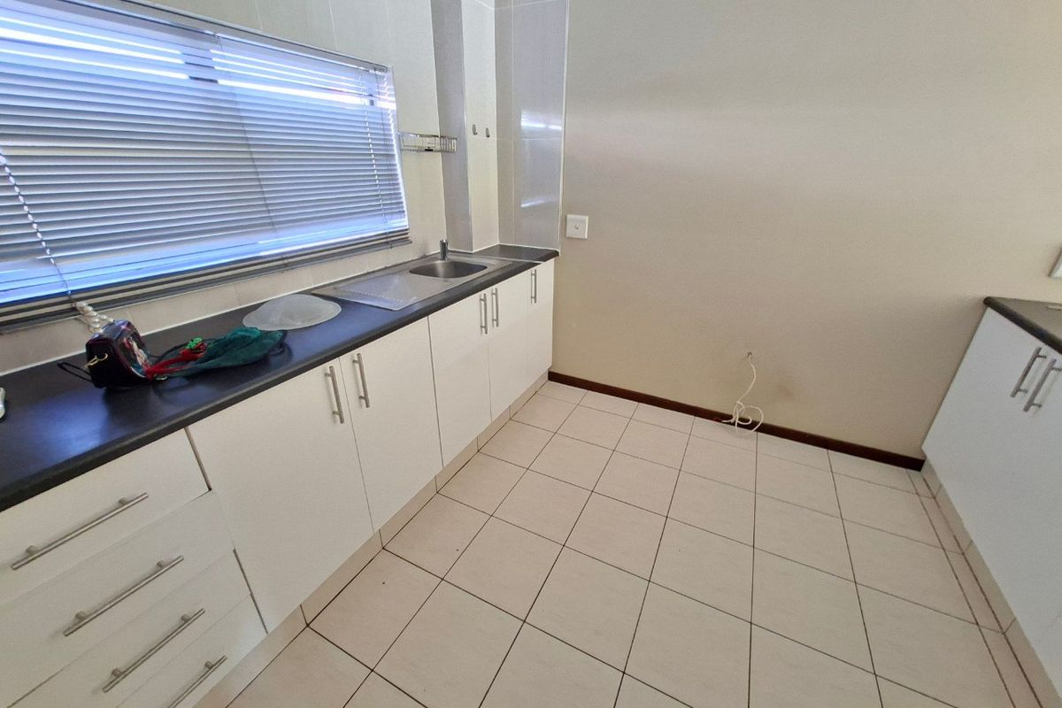 Apartment Rental Monthly In Mount Edgecombe - Photo 4