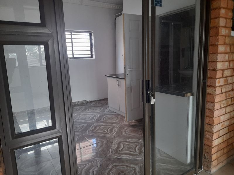 Apartment Rental Monthly In Durban - Photo 3