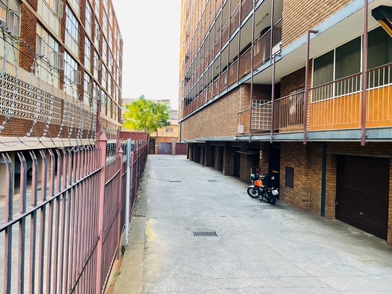Apartment For Sale In Pretoria - Photo 4