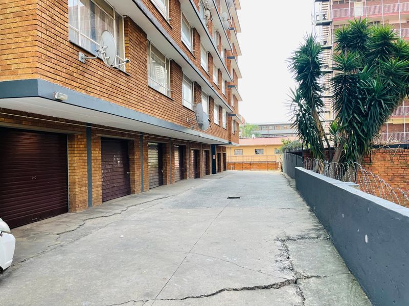 Apartment For Sale In Pretoria - Photo 3