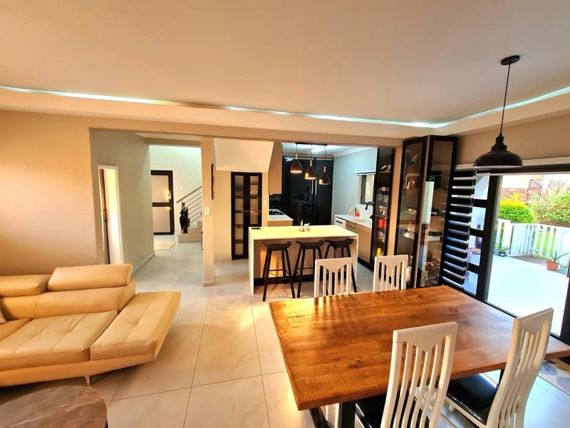 Townhouse For Sale In Port Shepstone - Photo 2