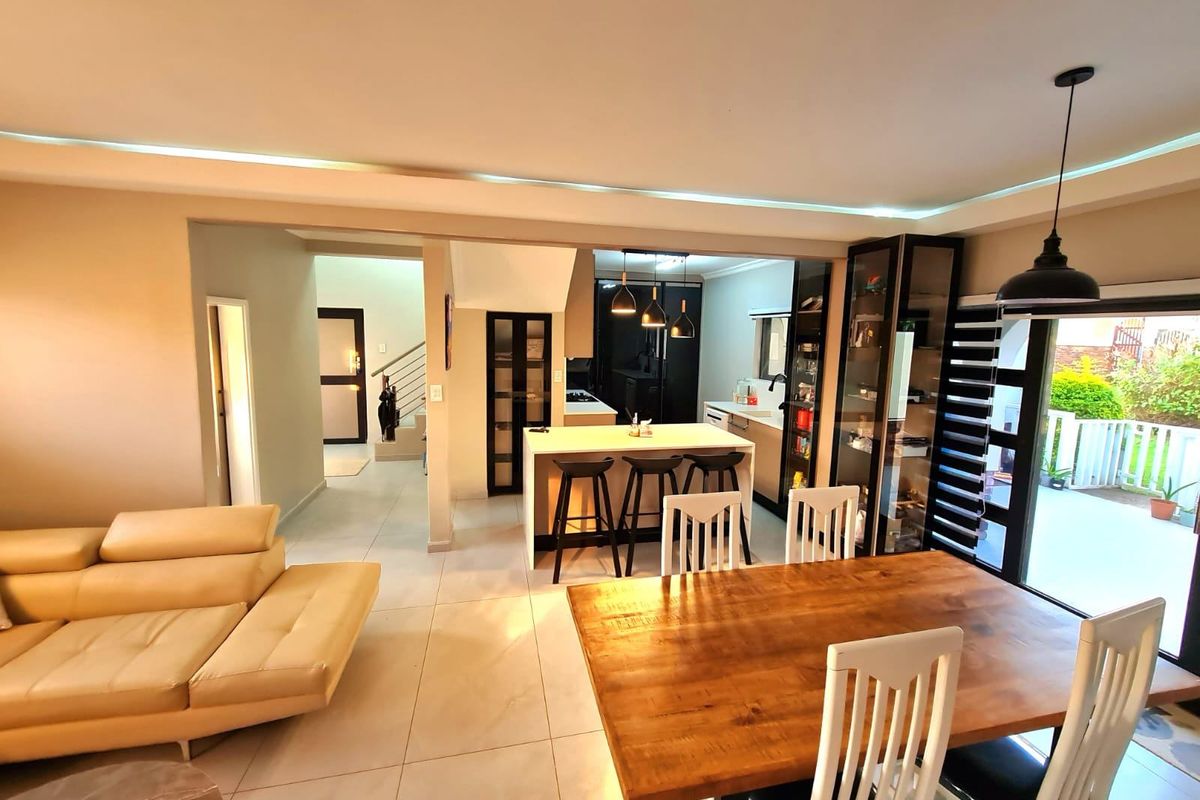 Townhouse For Sale In Port Shepstone - Photo 2