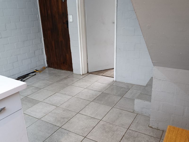 Townhouse Rental Monthly In Blue Downs - Photo 4