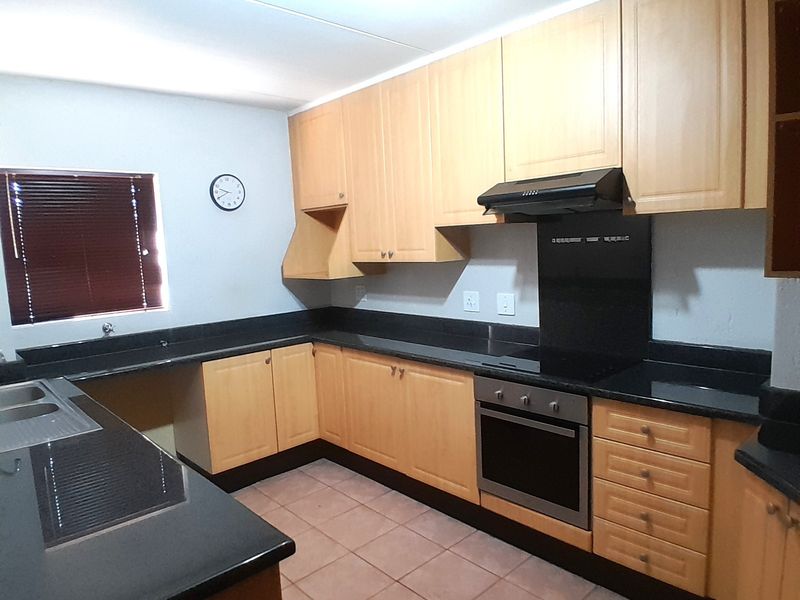Apartment Rental Monthly In Sandton - Photo 2