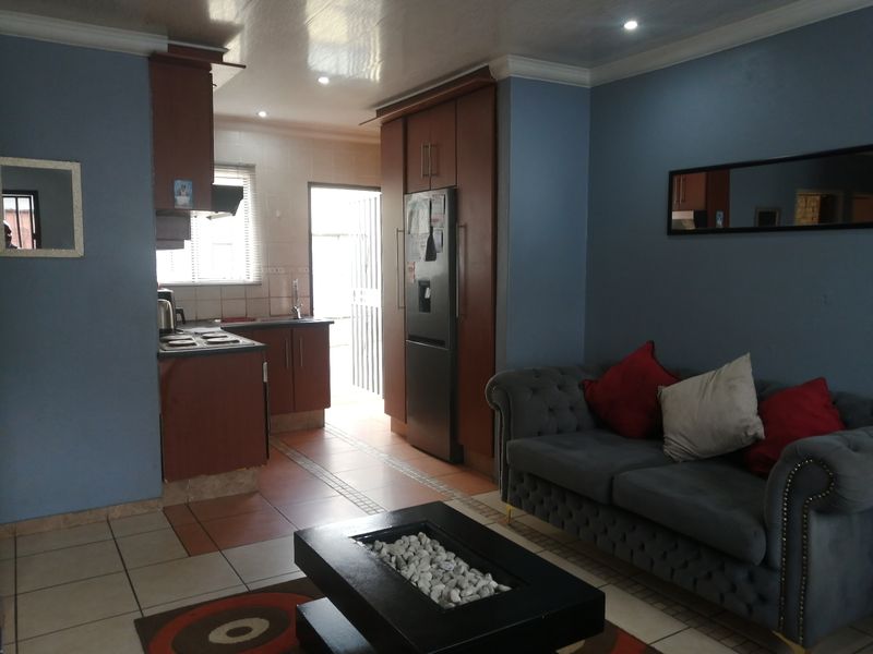 Cluster For Sale In Johannesburg - Photo 7