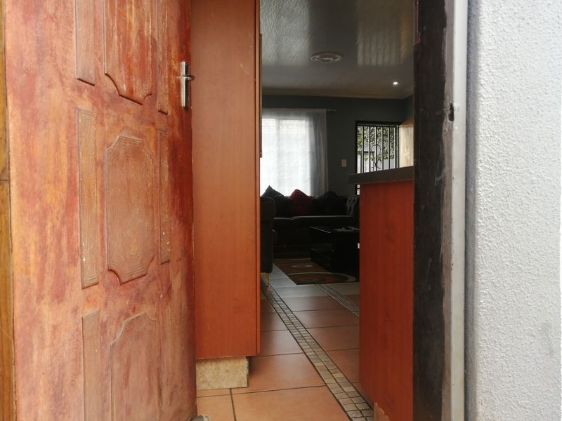 Cluster For Sale In Johannesburg - Photo 4