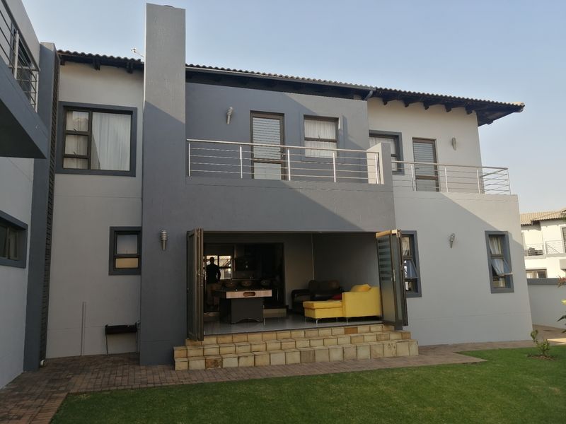 House For Sale In Johannesburg - Photo 4