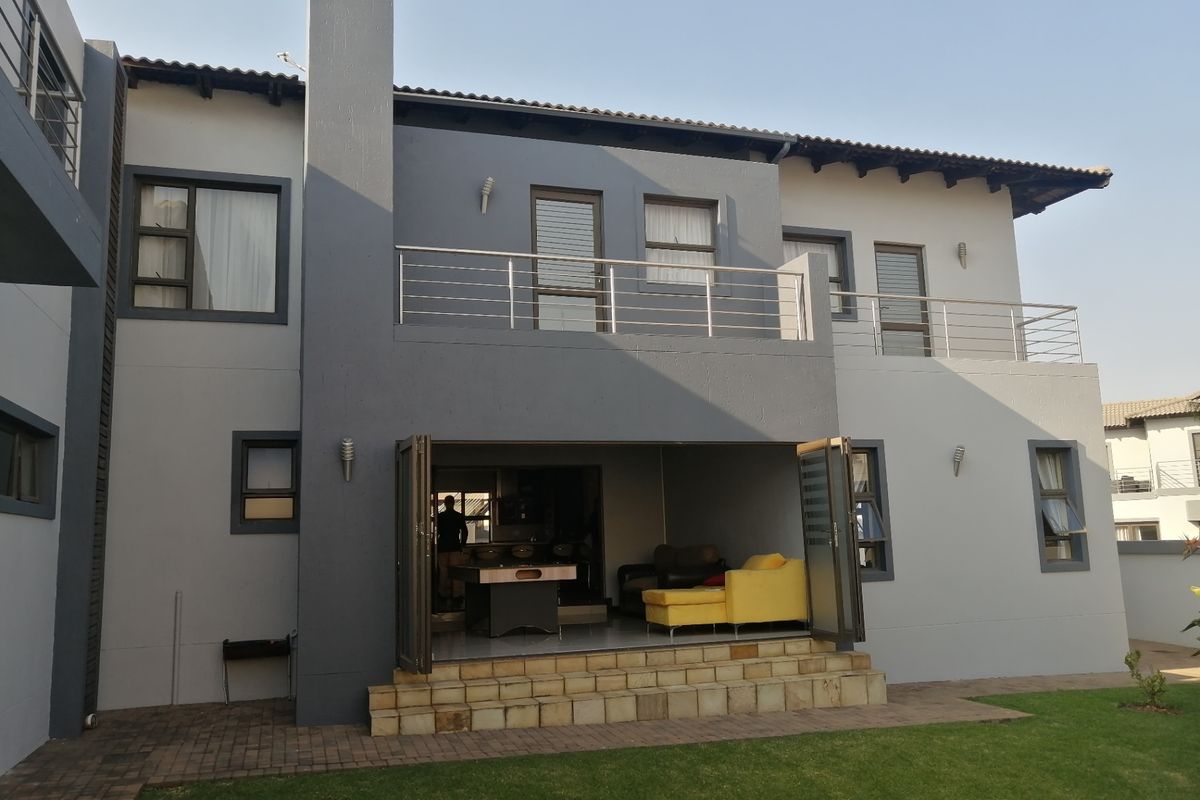 House For Sale In Johannesburg - Photo 4