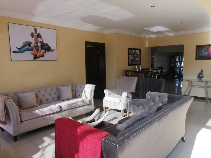 House For Sale In Johannesburg - Photo 7