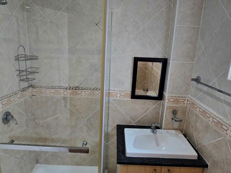 Apartment For Sale In Margate - Photo 9