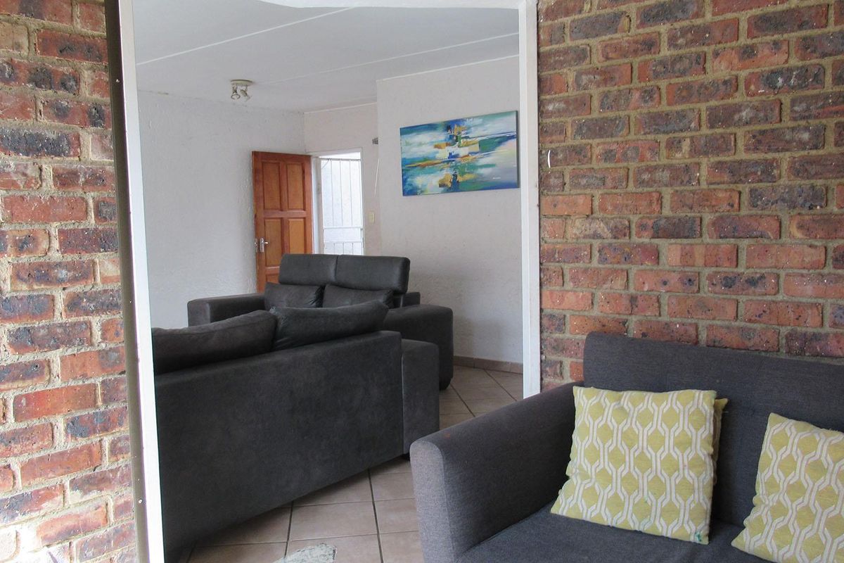 Townhouse For Sale In Sandton - Photo 5