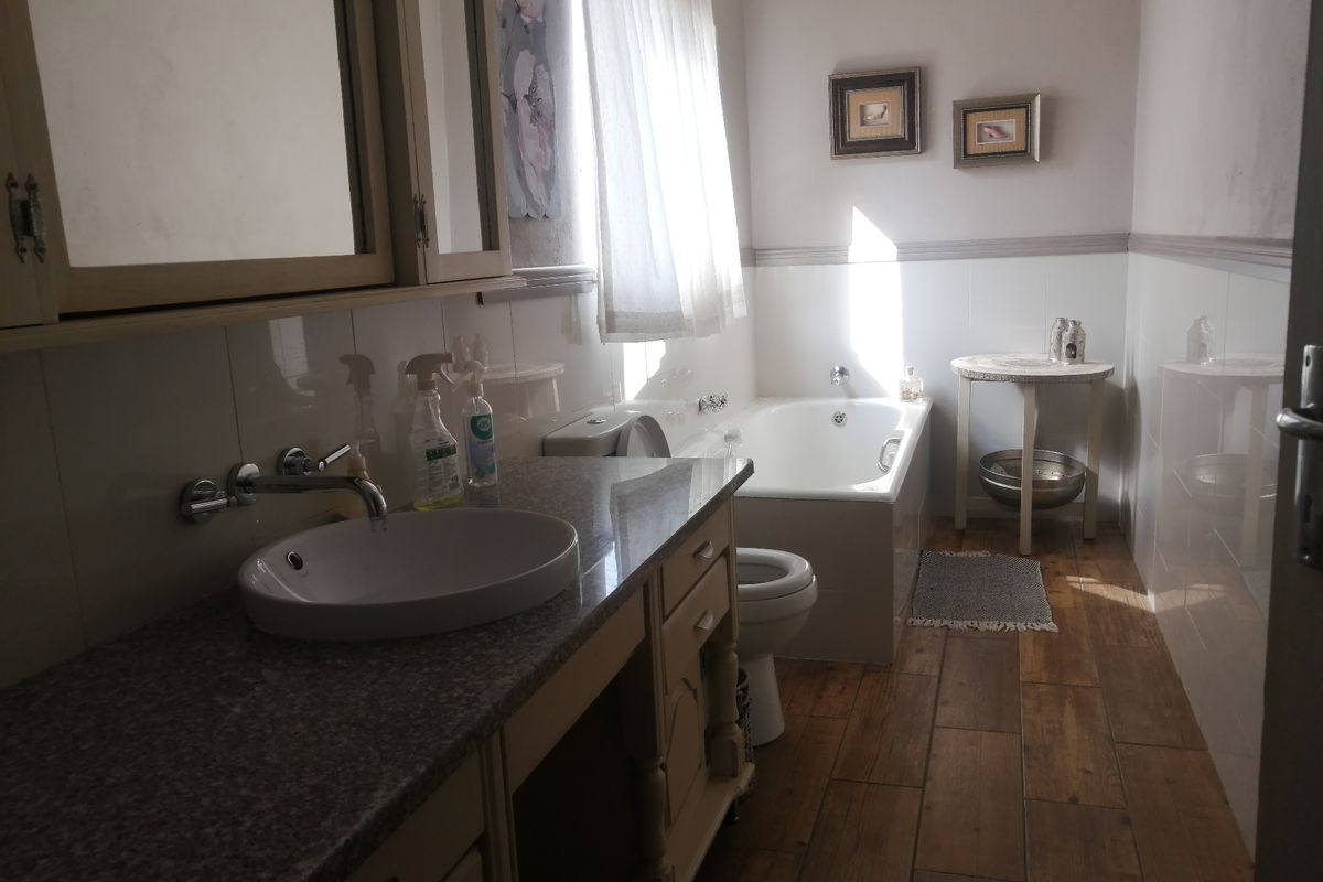 House For Sale In Johannesburg - Photo 4
