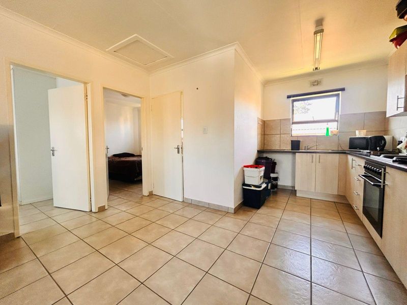 Townhouse For Sale In Alberton - Photo 9