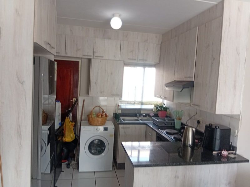 Apartment For Sale In Kempton Park - Photo 2