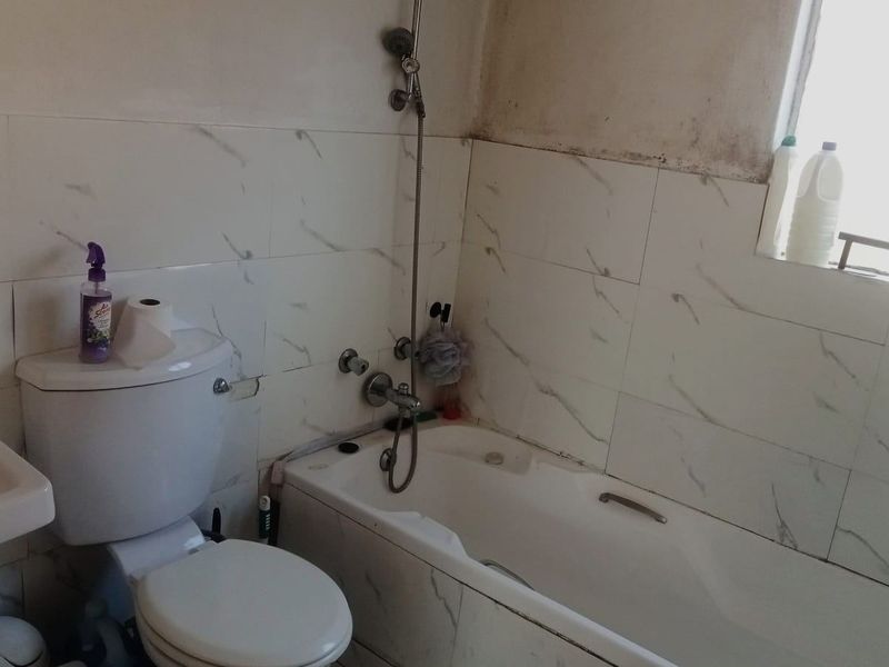 Apartment For Sale In Kempton Park - Photo 10