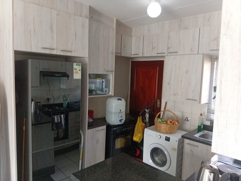 Apartment For Sale In Kempton Park - Photo 3