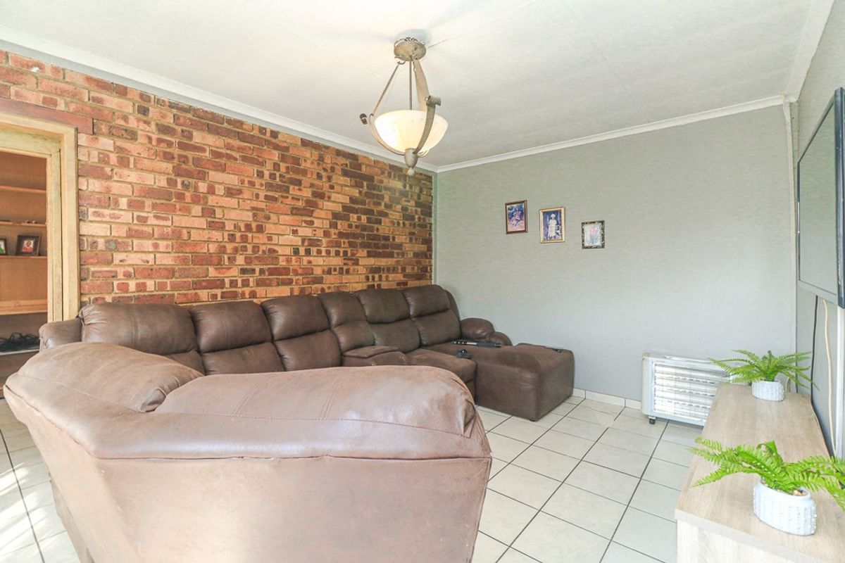 House For Sale In Brakpan - Photo 5