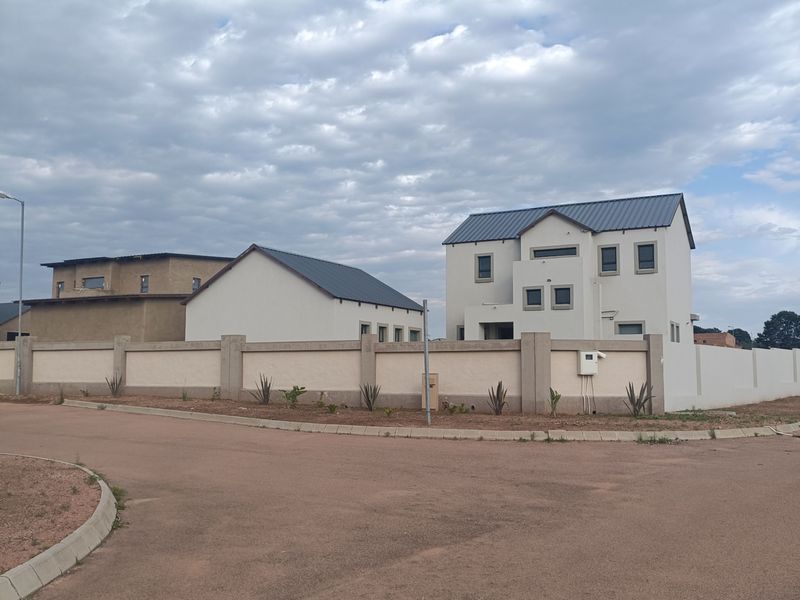 House For Sale In Rayton - Photo 3