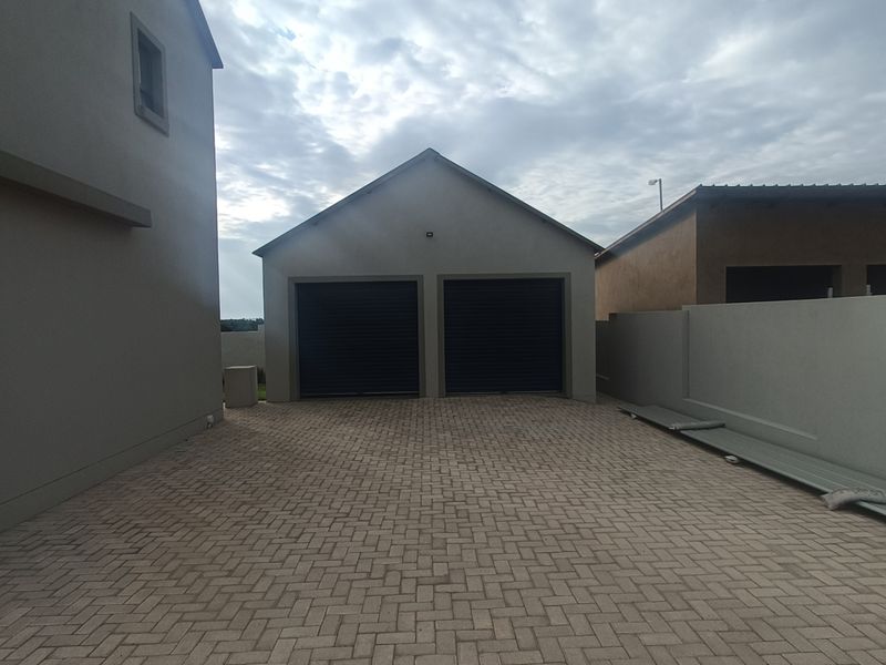 House For Sale In Rayton - Photo 4