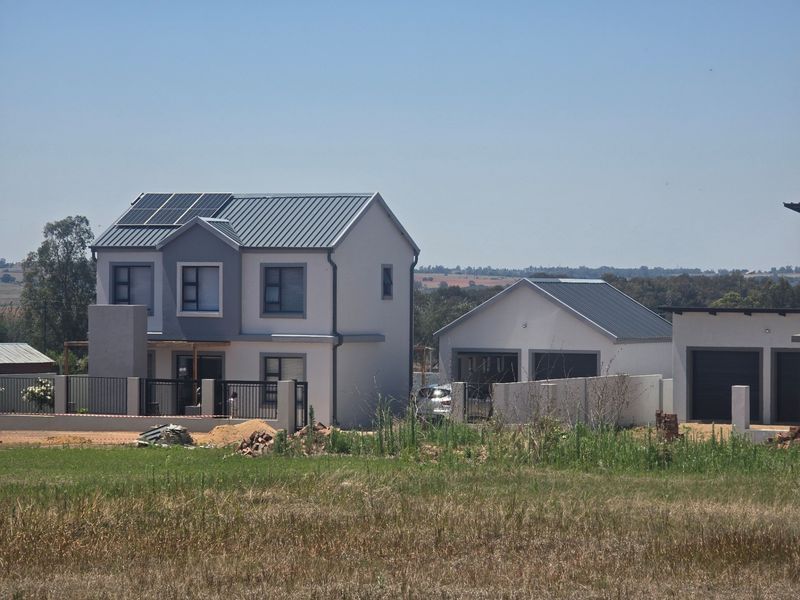 House For Sale In Rayton - Photo 10