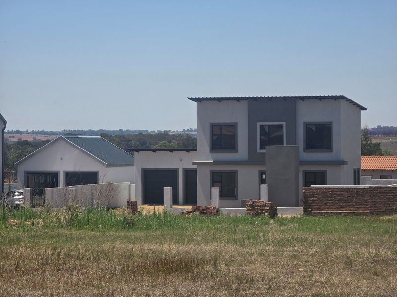 House For Sale In Rayton - Photo 9