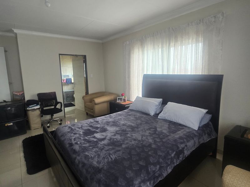 House For Sale In Rayton - Photo 8
