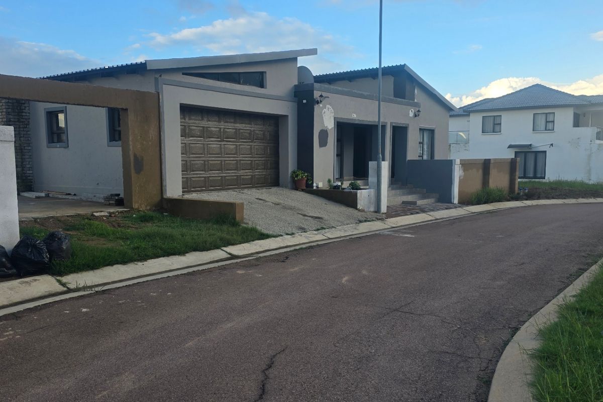 House For Sale In Rayton - Photo 3