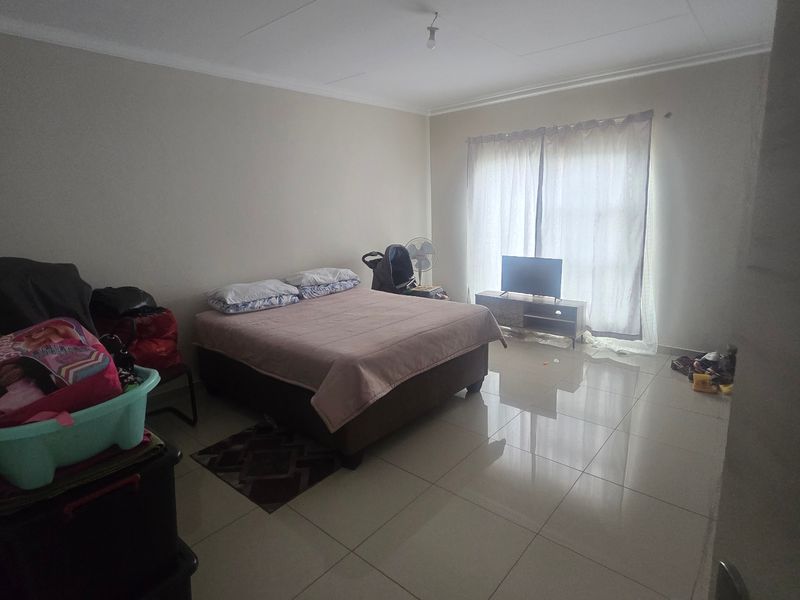 House For Sale In Rayton - Photo 5