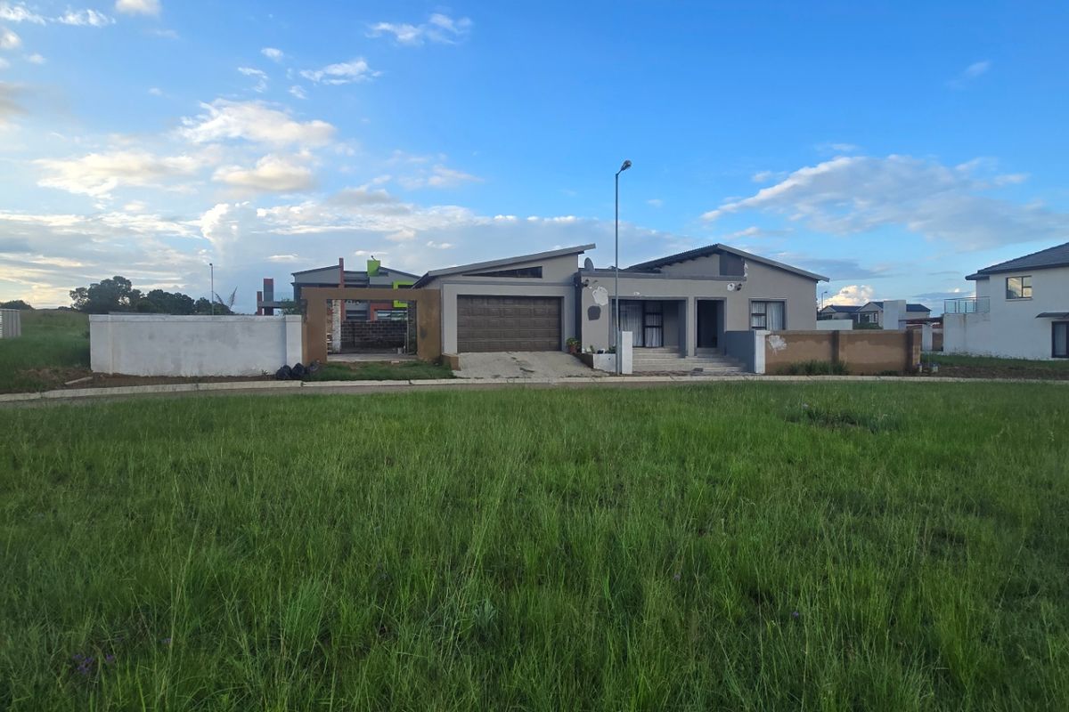 House For Sale In Rayton - Photo 2