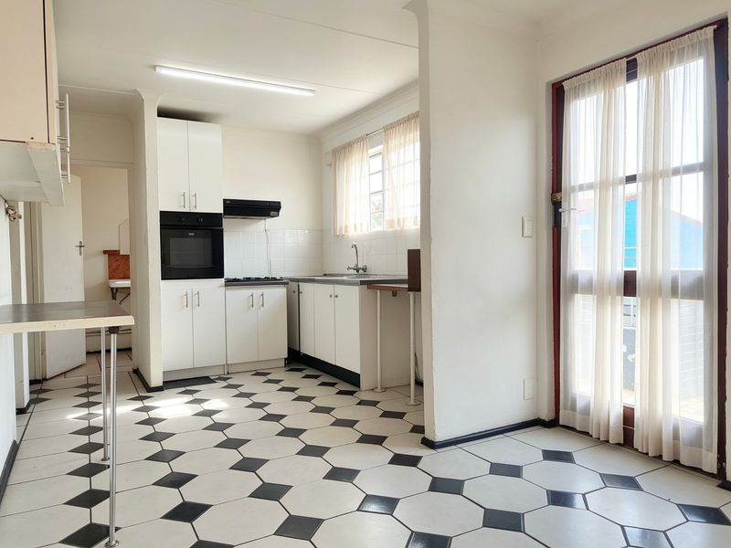 House Rental Monthly In Mitchells Plain - Photo 6