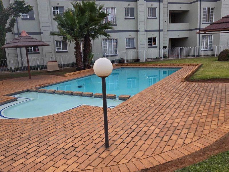 Apartment For Sale In Benoni - Photo 1