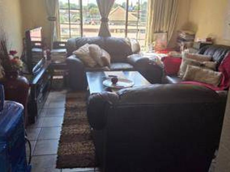 Apartment For Sale In Benoni - Photo 2