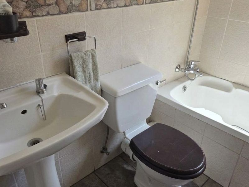 Apartment For Sale In Benoni - Photo 5