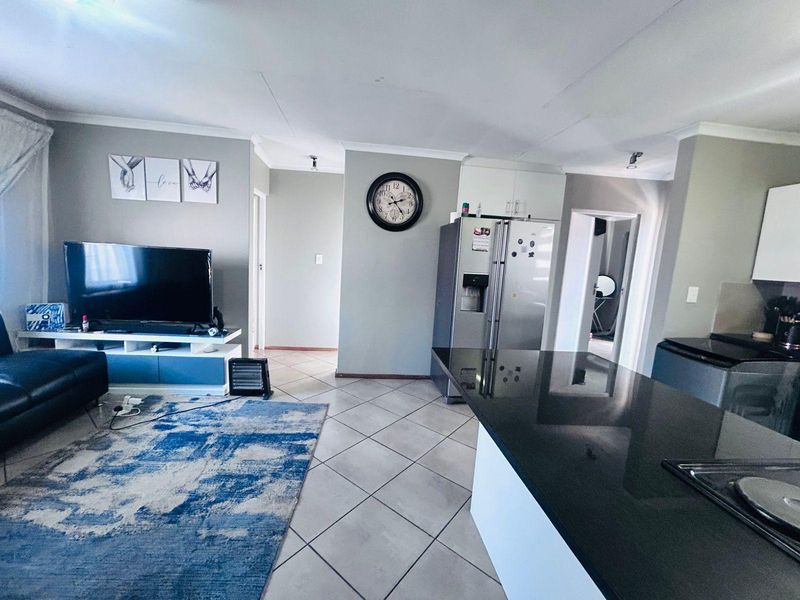 Townhouse For Sale In Alberton - Photo 9