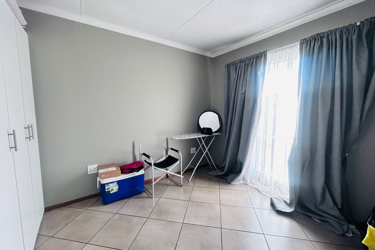 Townhouse For Sale In Alberton - Photo 4