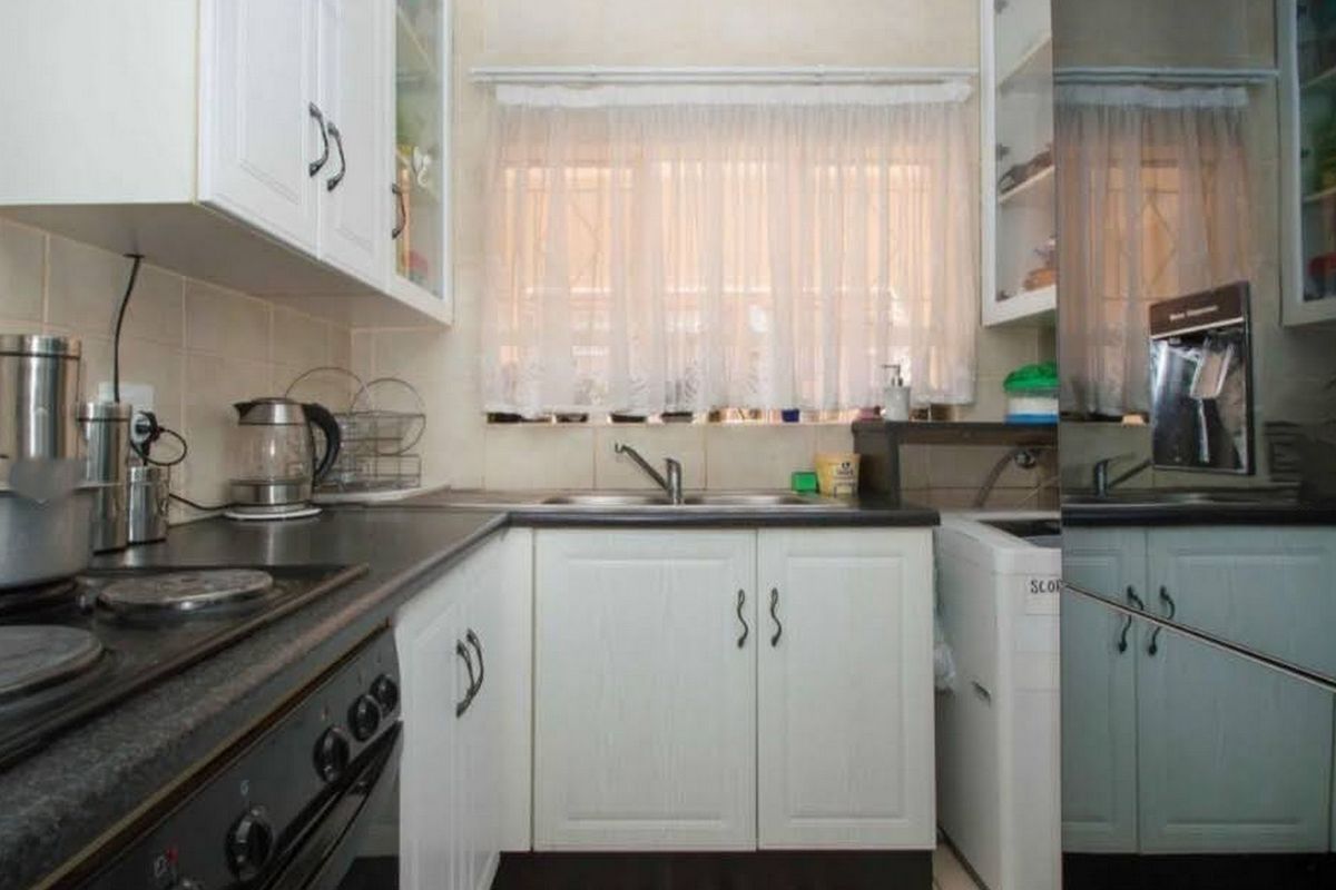 Apartment For Sale In Roodepoort - Photo 4