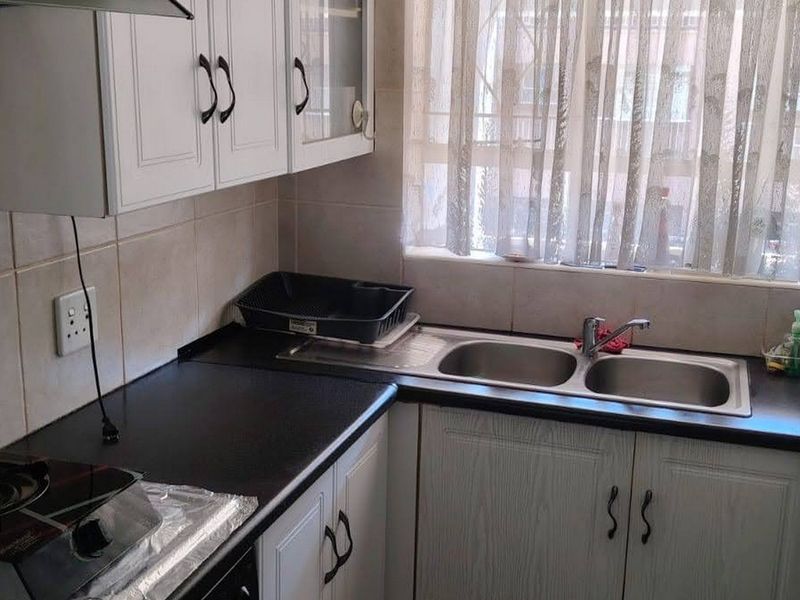 Apartment For Sale In Roodepoort - Photo 3