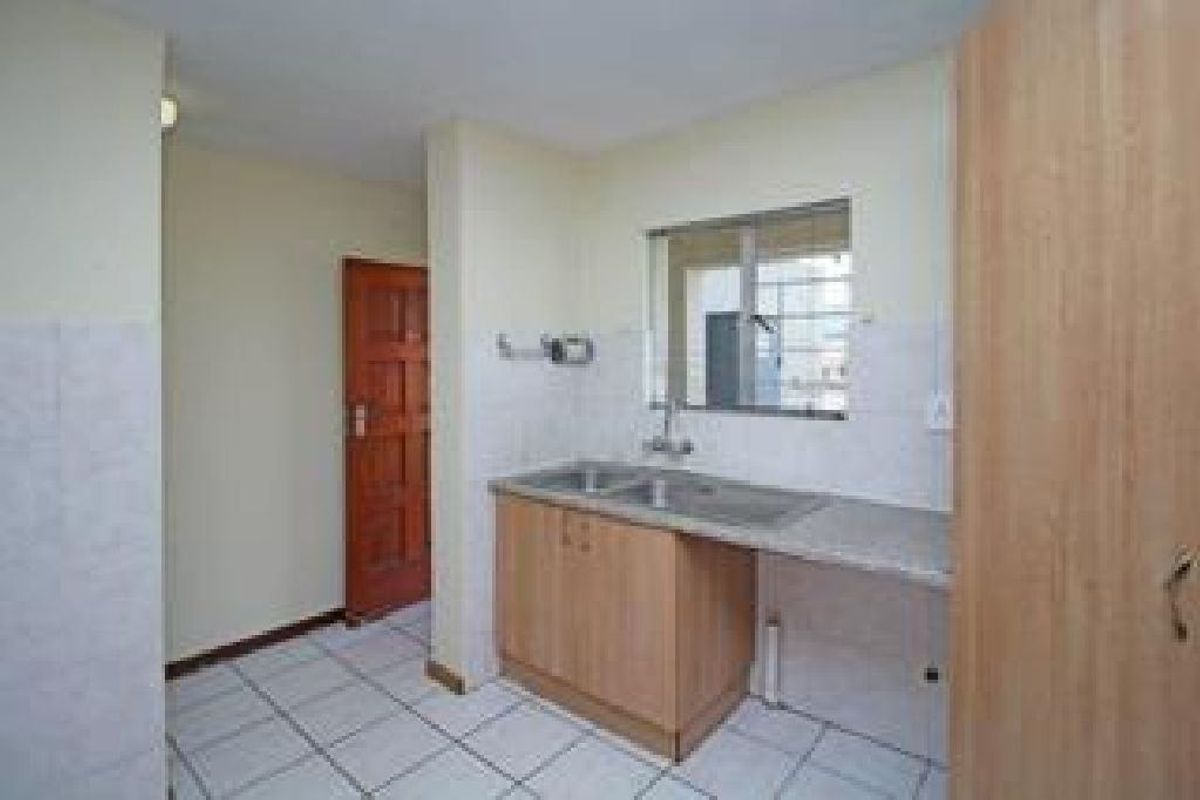 Apartment Rental Monthly In Benoni - Photo 4