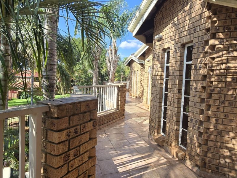 House For Sale In Akasia - Photo 2