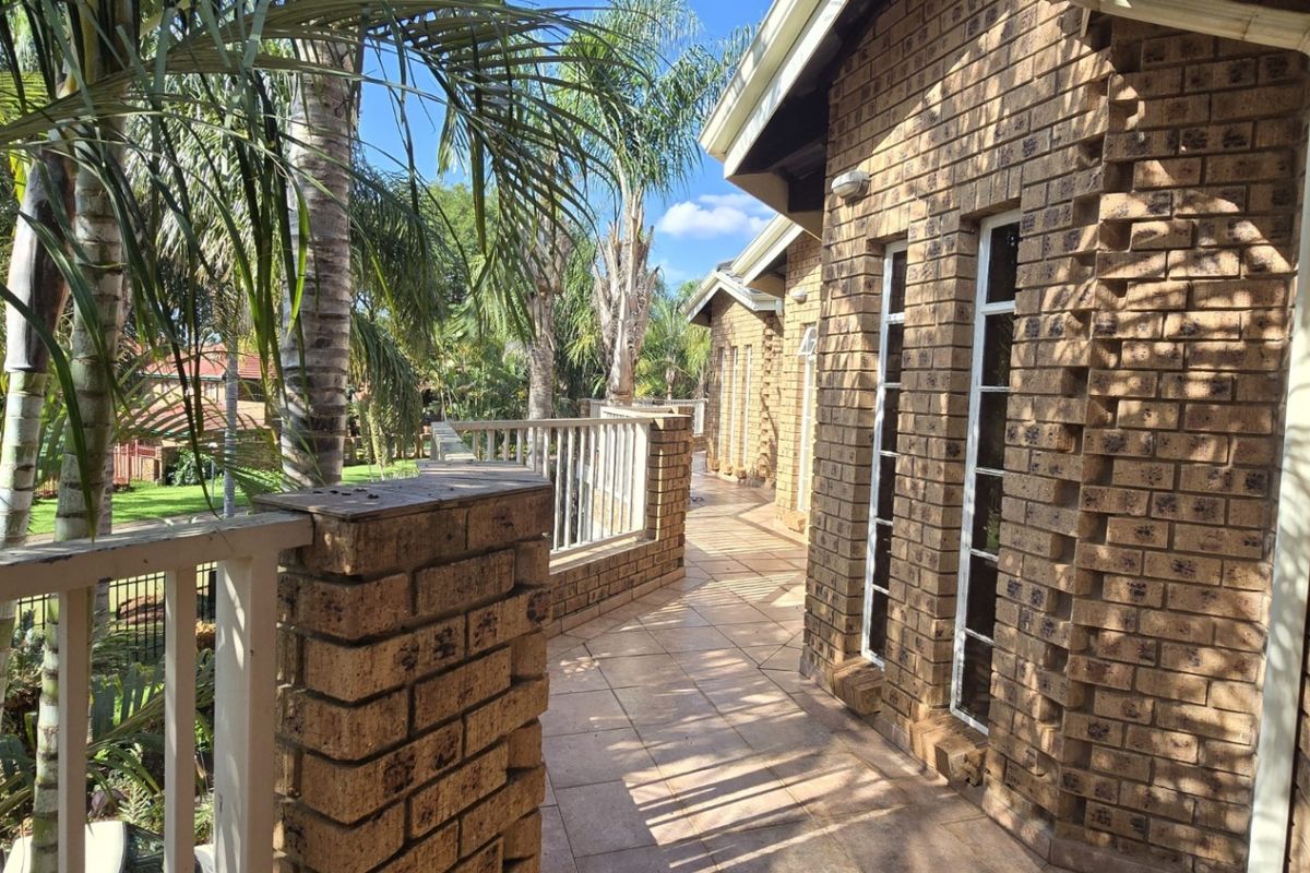 House For Sale In Akasia - Photo 2