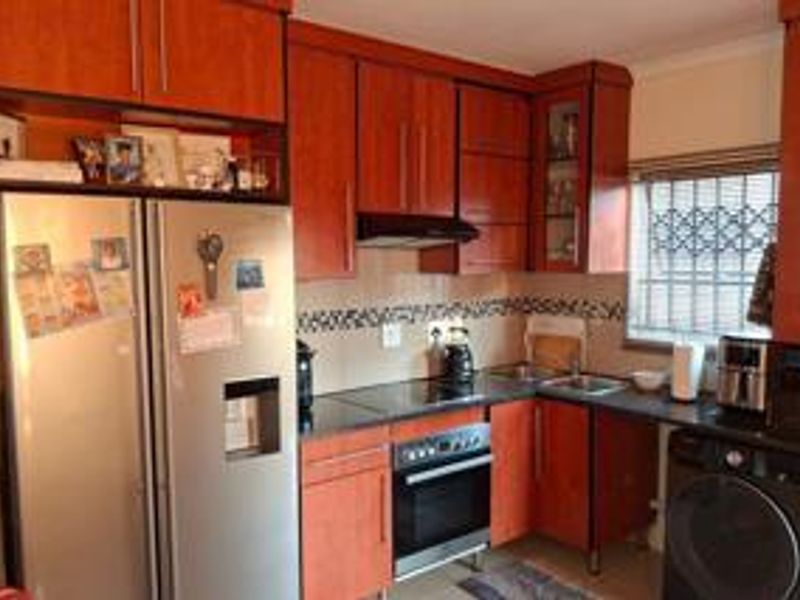 Townhouse For Sale In Akasia - Photo 6