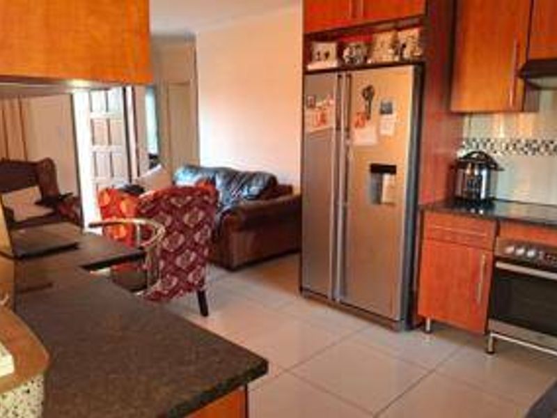 Townhouse For Sale In Akasia - Photo 3
