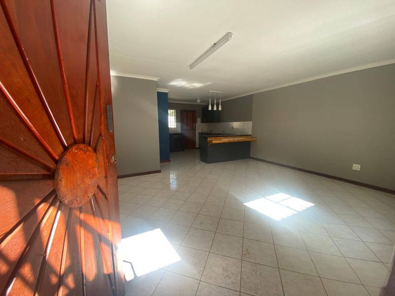 House For Sale In Akasia - Photo 3
