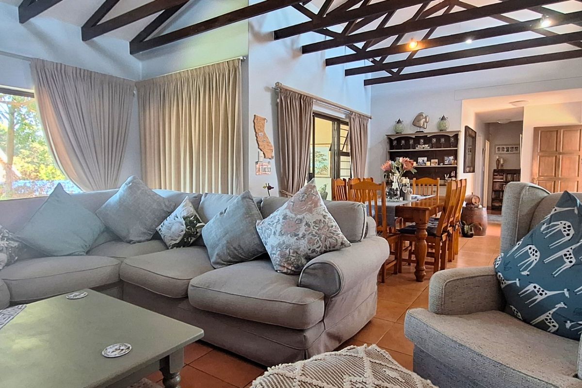 Townhouse For Sale In Margate - Photo 5