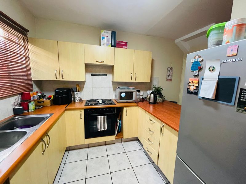 Townhouse For Sale In Pretoria - Photo 2