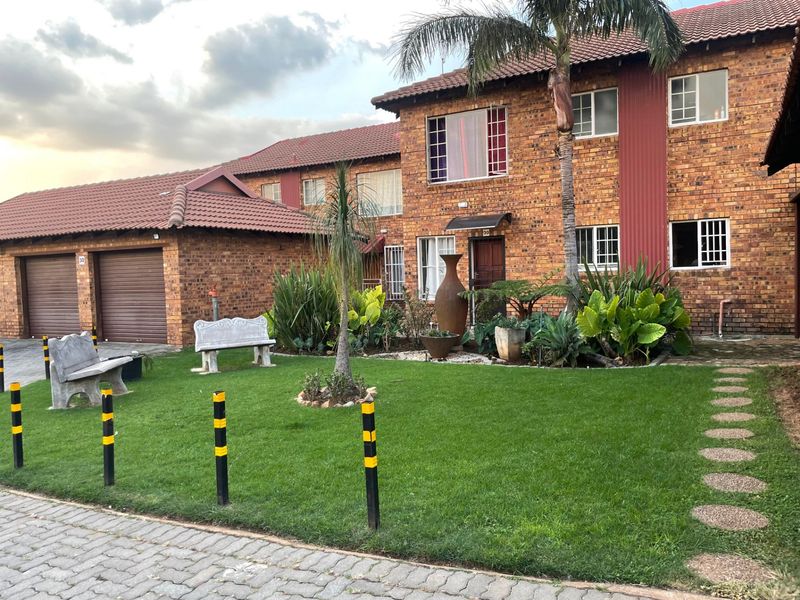 Townhouse For Sale In Pretoria - Photo 1