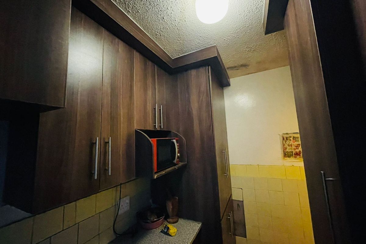 Apartment For Sale In Pretoria - Photo 2