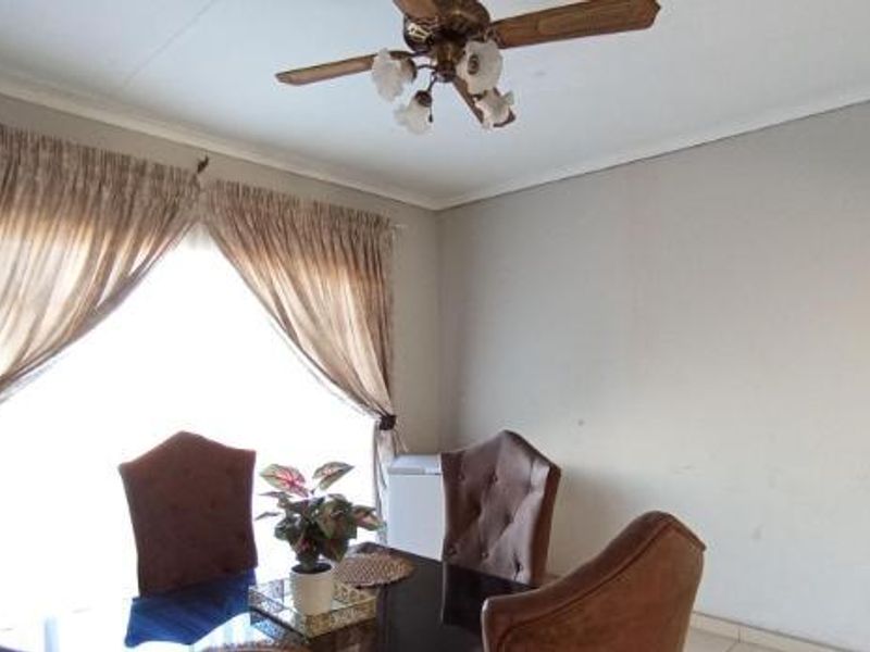 House For Sale In Germiston - Photo 4