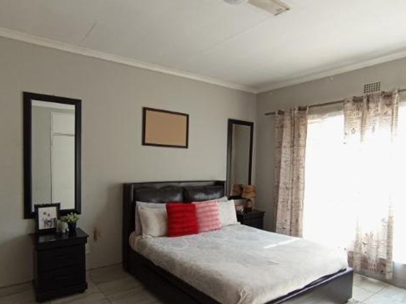 House For Sale In Germiston - Photo 7