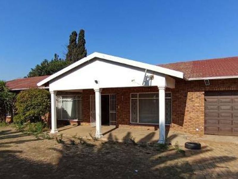 House For Sale In Germiston - Photo 1